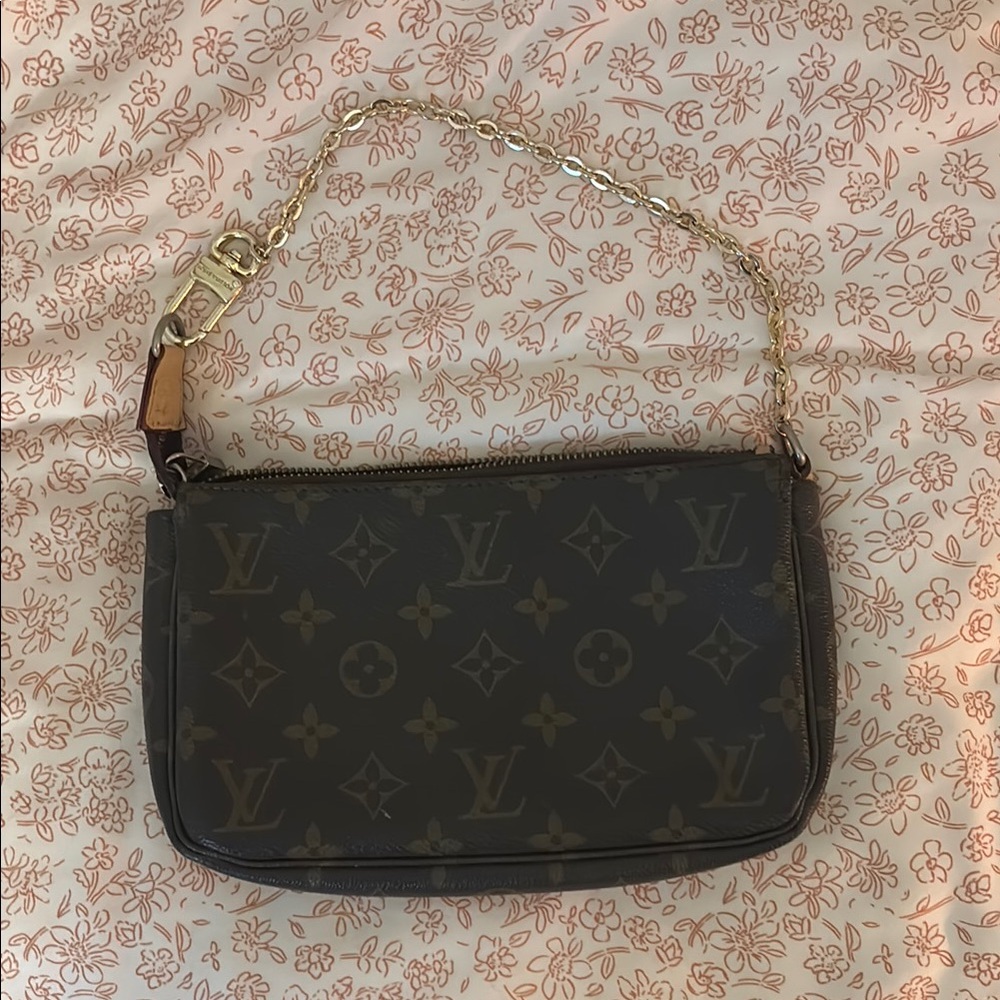 Louis Vuitton Monogram Pochette